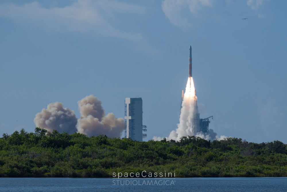 Space Cassini - StudioLaMagica - rocket science pictures